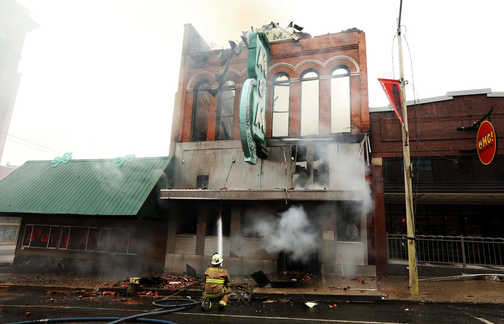 Blaze consumes iconic M&M Bar and Cafe in Uptown Butte